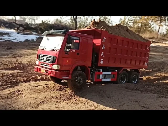 自製rc模型重卡拖頭,沒鎖差速鎖這樣的小坡能衝上去嗎